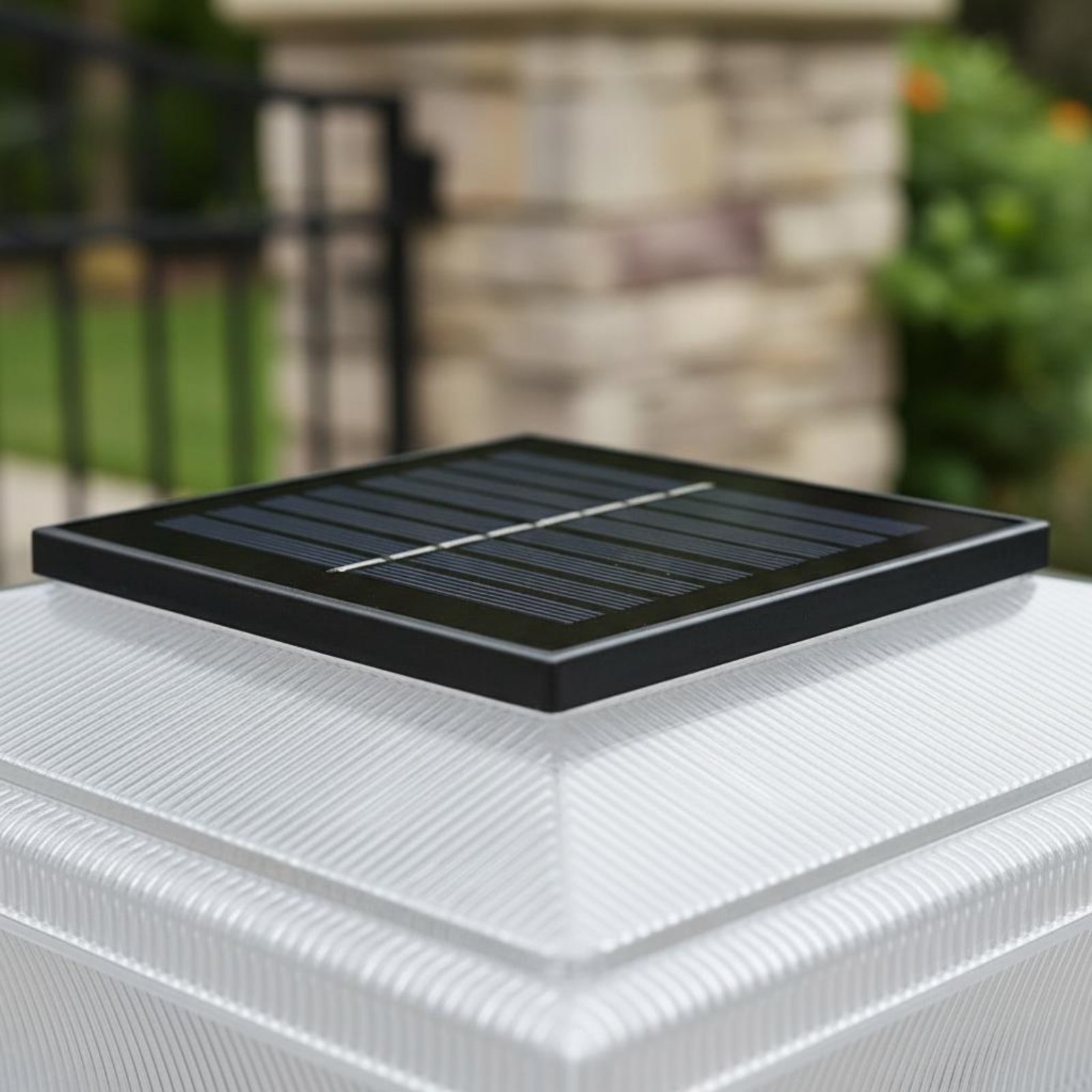 Solar Post Cap Light Wireless  - огляд і ціна Solar Garden Light